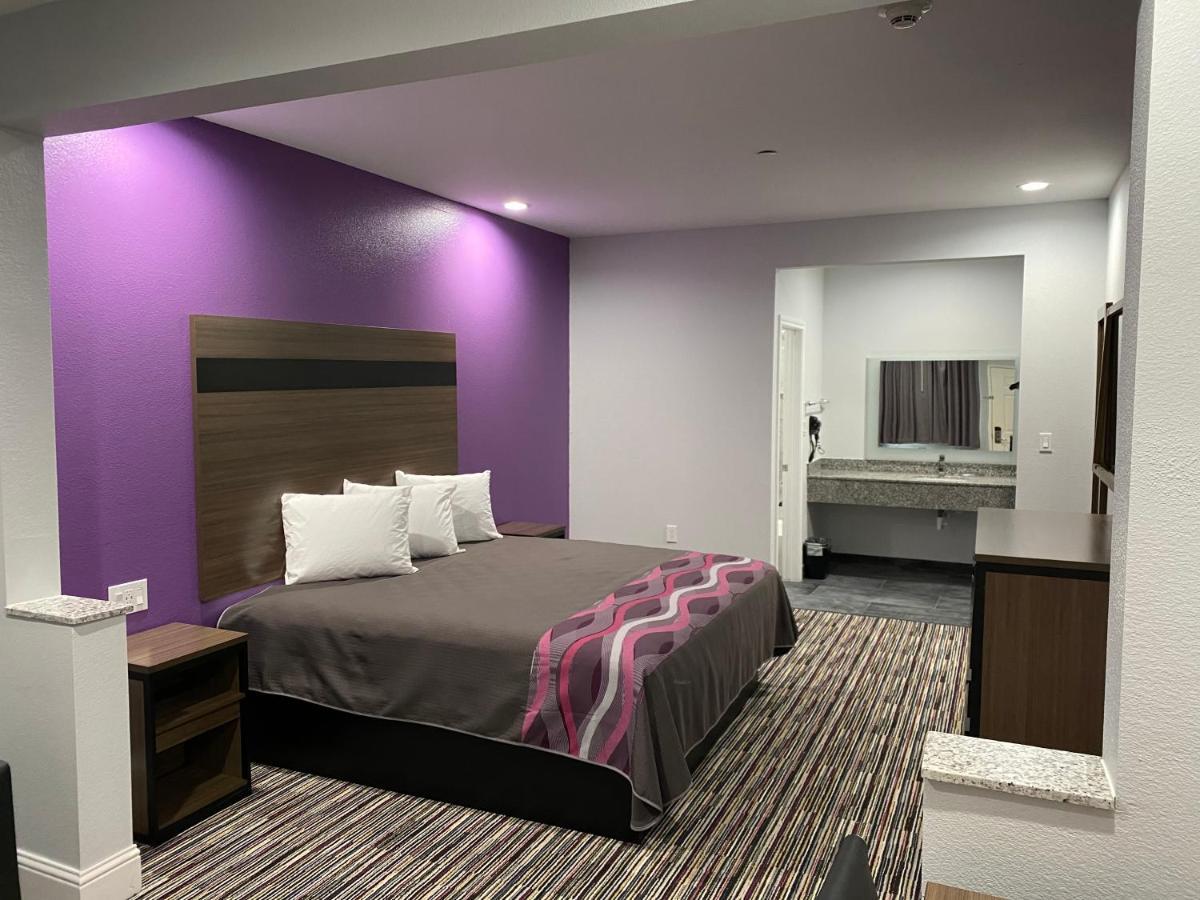 Palace Inn Crosby Extérieur photo