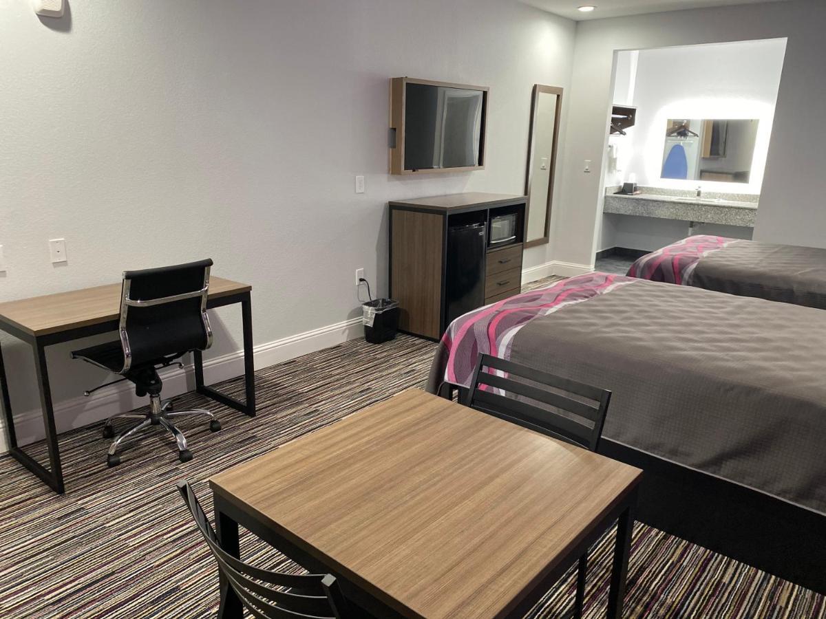 Palace Inn Crosby Extérieur photo